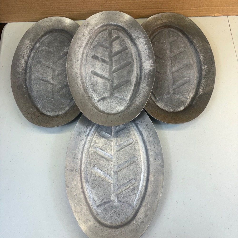 Vintage Set of 4 Cast Aluminum Steak Sizzler Platters Tree of Life Rustic 50s